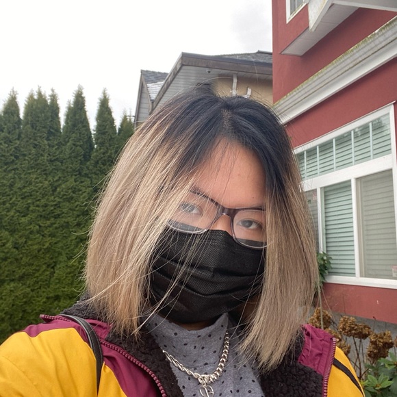 Meet your Posher, Jennifer - Picture 1 of 1